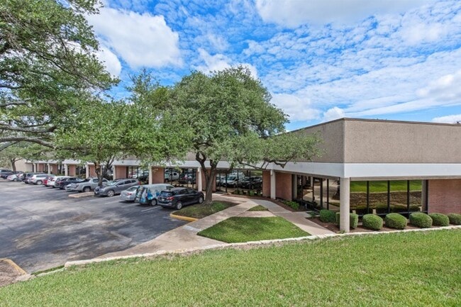 More details for 2120 W Braker Ln, Austin, TX - Light Industrial to Rent