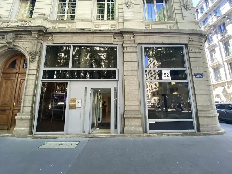 Retail in Lyon to rent Building Photo- Image 1 of 6