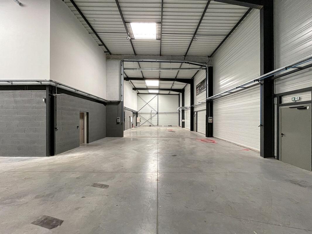 6 Rue D'Arsonval, Chassieu to rent Building Photo- Image 1 of 11