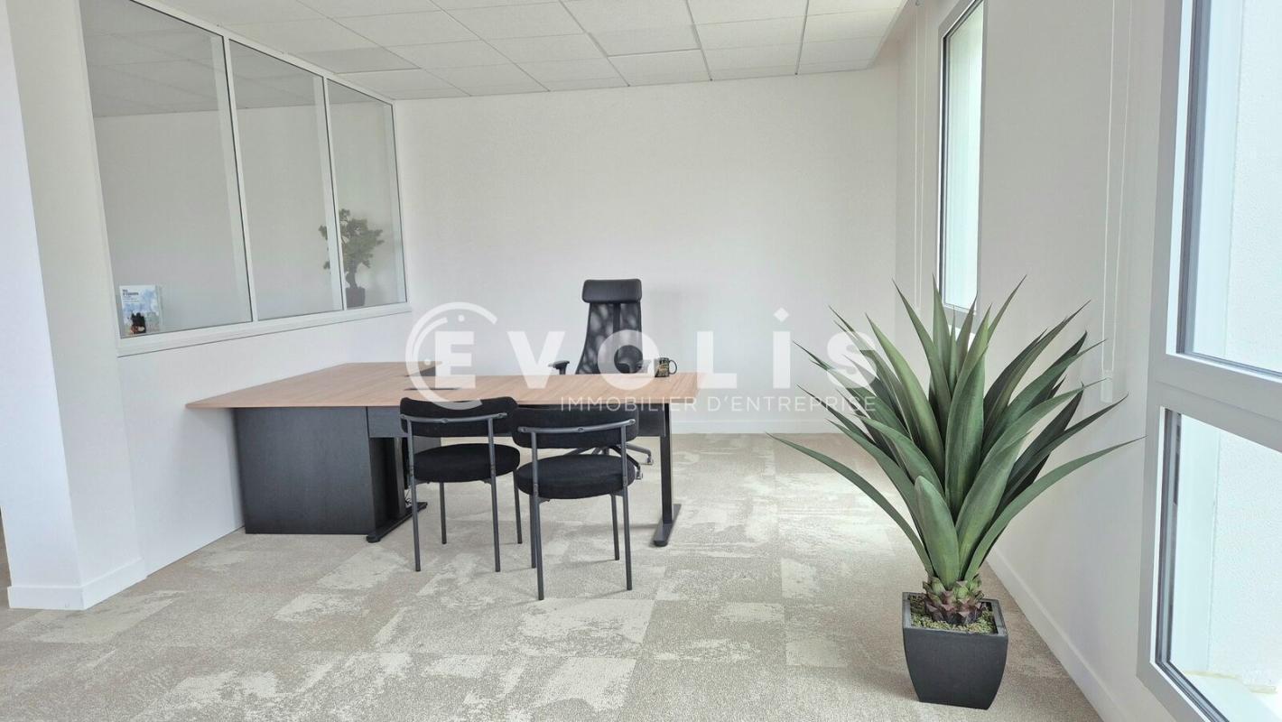 Office in Serris for sale Interior Photo- Image 1 of 23