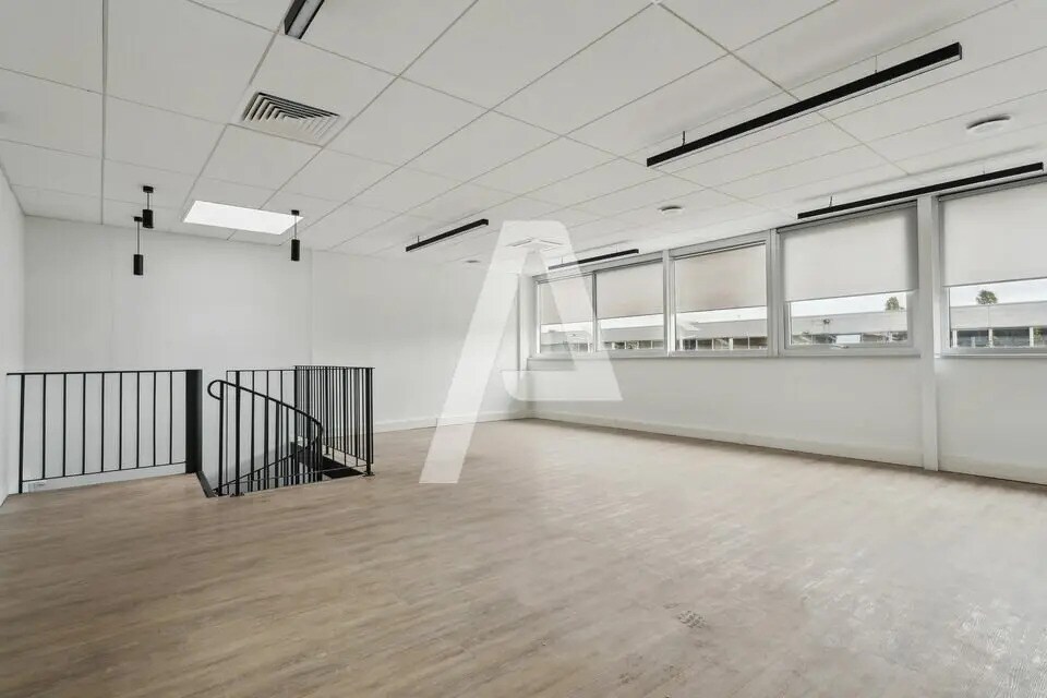 Industrial in Bonneuil-sur-Marne to rent Interior Photo- Image 1 of 9