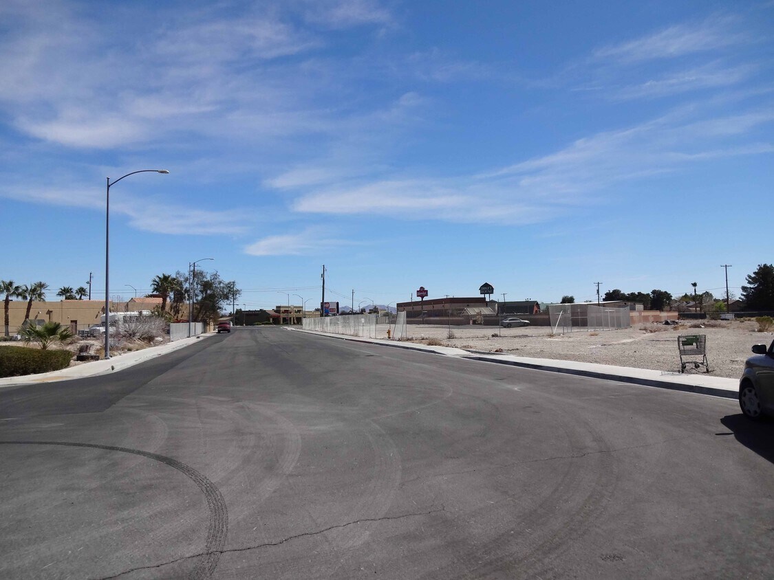 6488 Painted Desert, Las Vegas 89108 UK