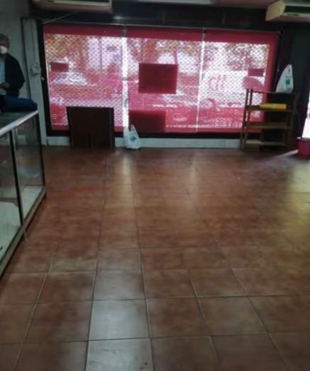 Retail in Cáceres, Cáceres to rent - Building Photo - Image 3 of 5