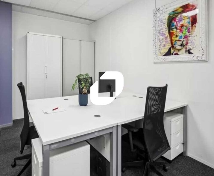 Office in Vélizy-Villacoublay to rent - Interior Photo - Image 2 of 6