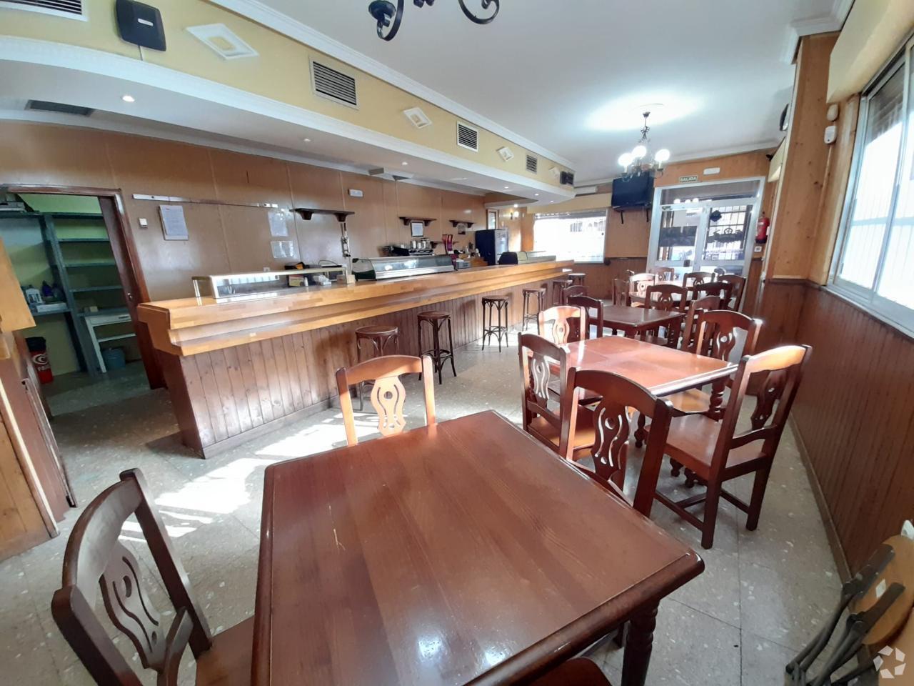 Retail in Azuqueca de Henares, Guadalajara to rent Interior Photo- Image 1 of 2