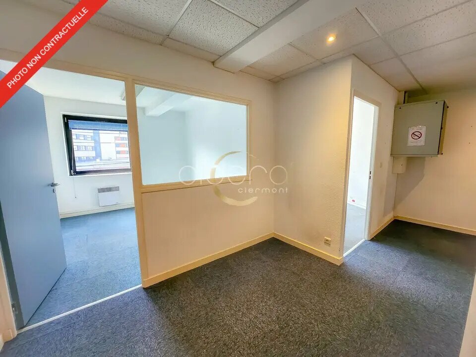 Location Bureaux 102 m² - Photo 1