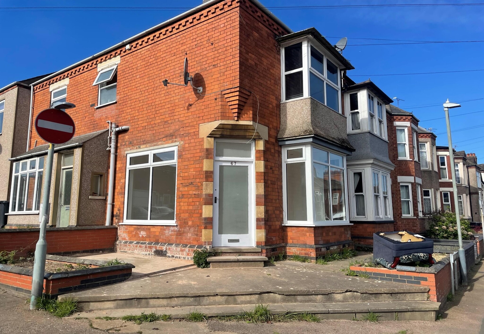 67 Manor Rd, Rugby to rent Primary Photo- Image 1 of 2