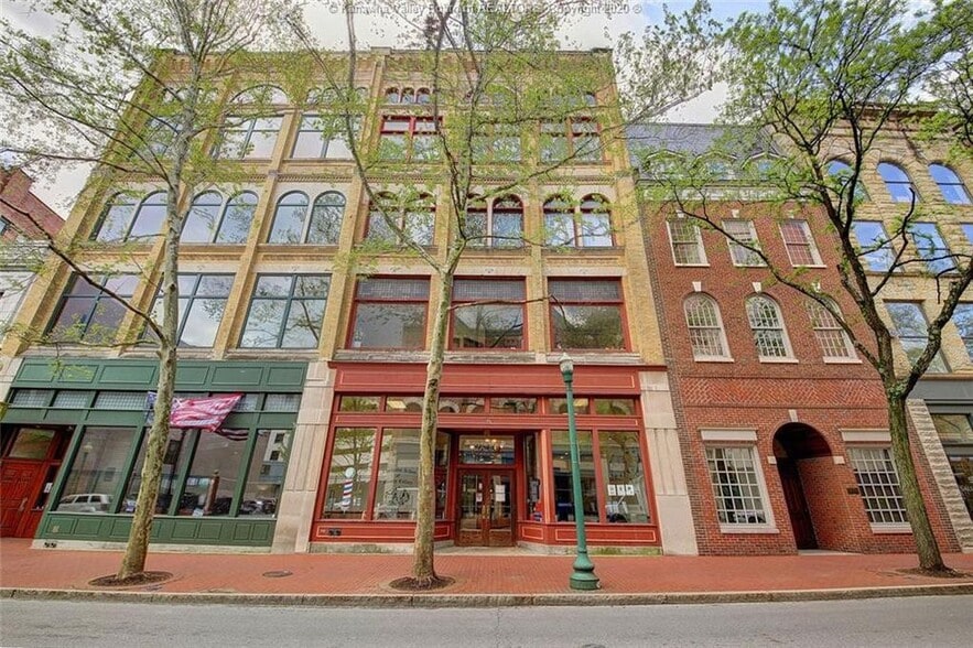 210 Capitol St, Charleston, WV for rent - Building Photo - Image 1 of 30