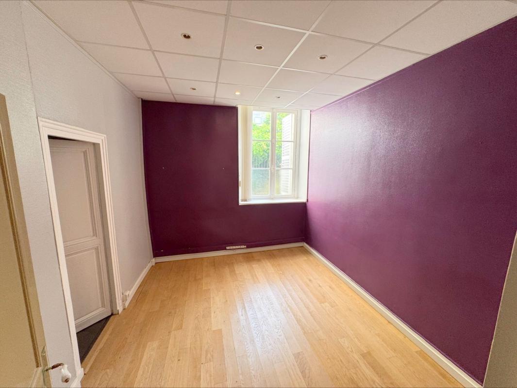 Office in Versailles for sale Building Photo- Image 1 of 15