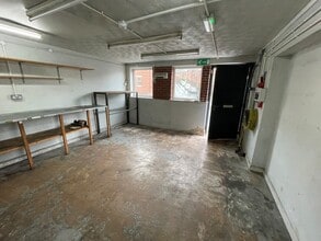 213 Blackburn Rd, Chorley to rent Interior Photo- Image 2 of 4