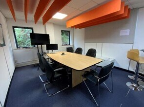 Axis Ct, Morley to rent Interior Photo- Image 1 of 2