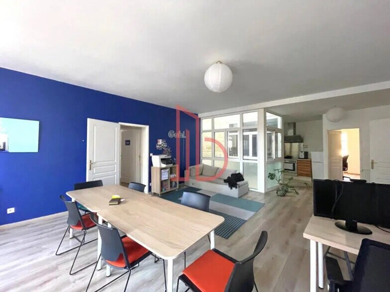 Office in Bordeaux to rent - Interior Photo - Image 1 of 8