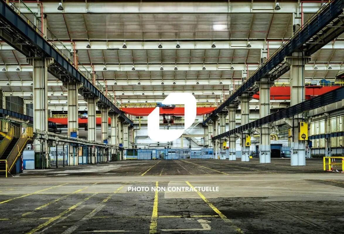 Light Industrial in Les Sorinières to rent Building Photo- Image 1 of 4