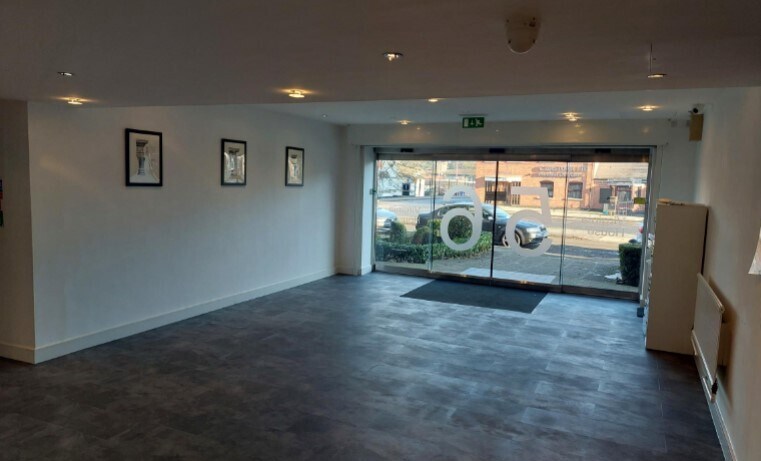 56 Warwick Rd, Solihull to rent Interior Photo- Image 1 of 3