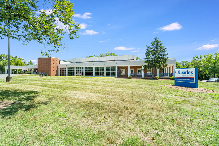 1701 Fall Hill Ave, Fredericksburg, VA for rent - Building Photo - Image 3 of 15