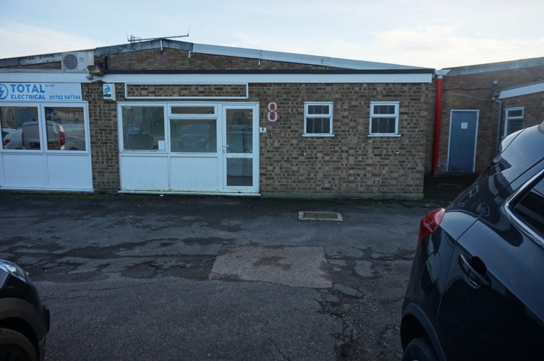 1-12 Rose Way, Rochford to rent Building Photo- Image 1 of 7