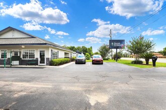 1130 W Nine Mile Rd, Pensacola, FL for rent Building Photo- Image 1 of 3