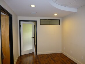 Central Westlake Village-  Abundant parking, Westlake Village, CA for rent Interior Photo- Image 1 of 4