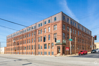 1101 SW Washington St, Peoria, IL for rent Building Photo- Image 1 of 6