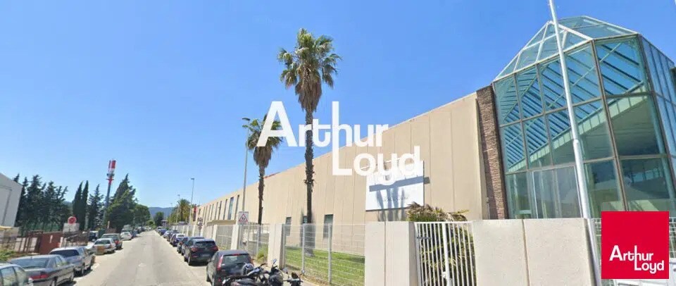 Light Industrial in Cannes to rent Primary Photo- Image 1 of 12