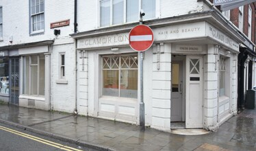 39 Castle Gate, Newark to rent Building Photo- Image 1 of 3