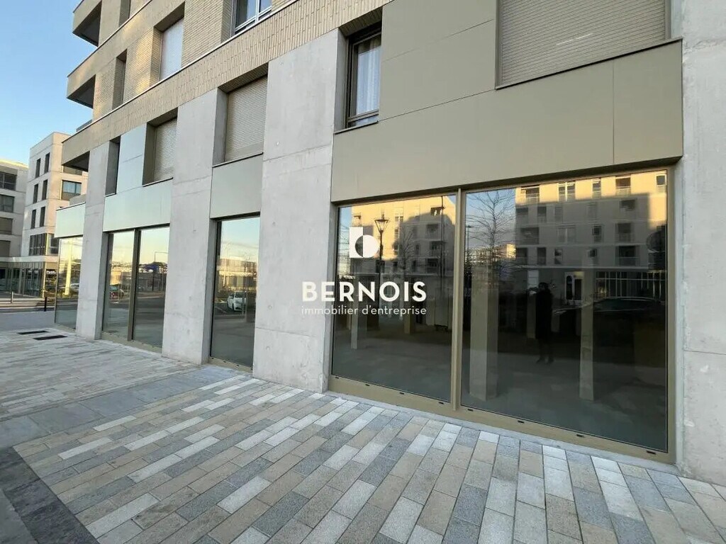 Location Commerce 268 m² - Photo 1