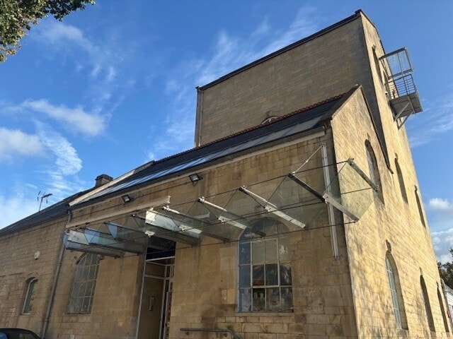 Toll Bridge Rd, Bath to rent Building Photo- Image 1 of 5