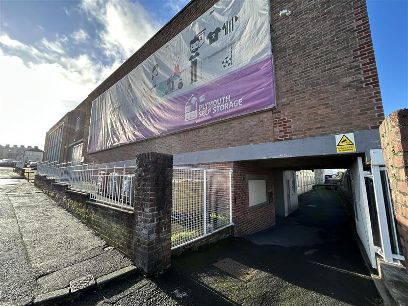 Elliott Rd, Plymouth to rent Primary Photo- Image 1 of 2