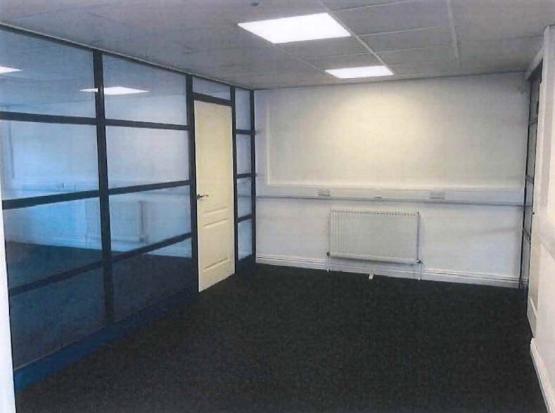 32 Walmley Rd, Sutton Coldfield to rent - Interior Photo - Image 1 of 2