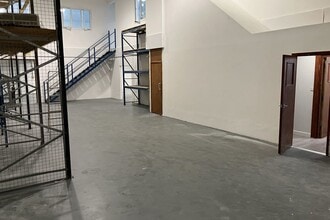 Armstrong Rd, London to rent Interior Photo- Image 2 of 3