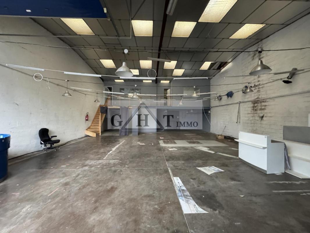 Industrial in Champigny-sur-Marne for sale Interior Photo- Image 1 of 2