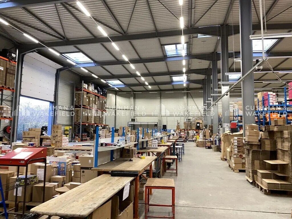 Vente Entrepôt 3 400 m² - Photo 1