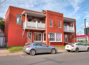 376 Rue Saint-Roch, Trois-Rivières, QC for rent Primary Photo- Image 1 of 2