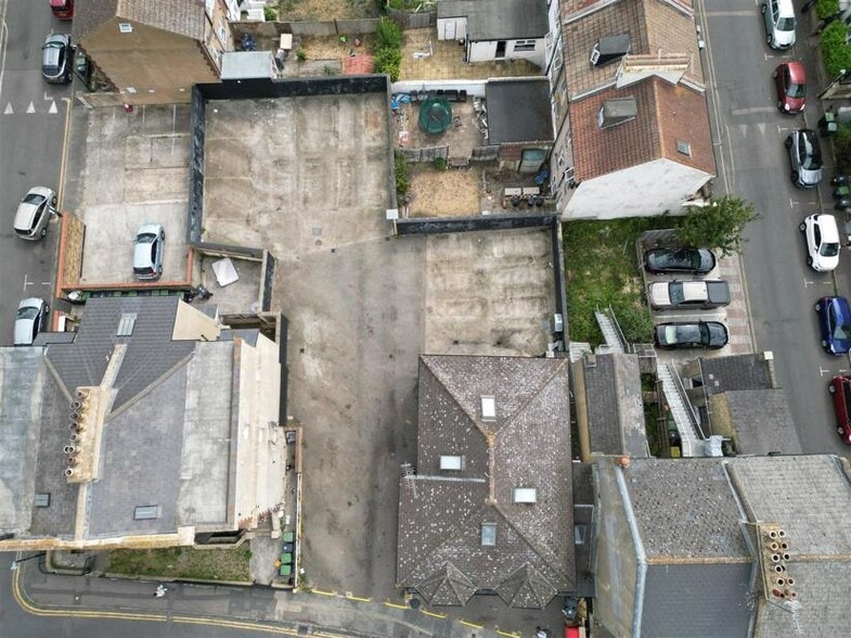 31A Darnley Rd, Gravesend to rent - Aerial - Image 2 of 5