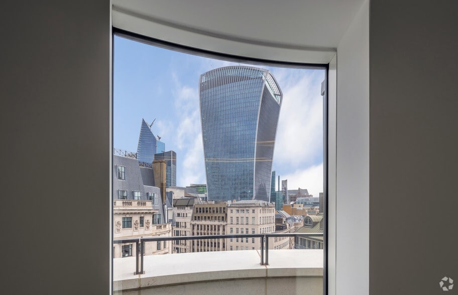 24 King William St, London to rent - Interior Photo - Image 2 of 34