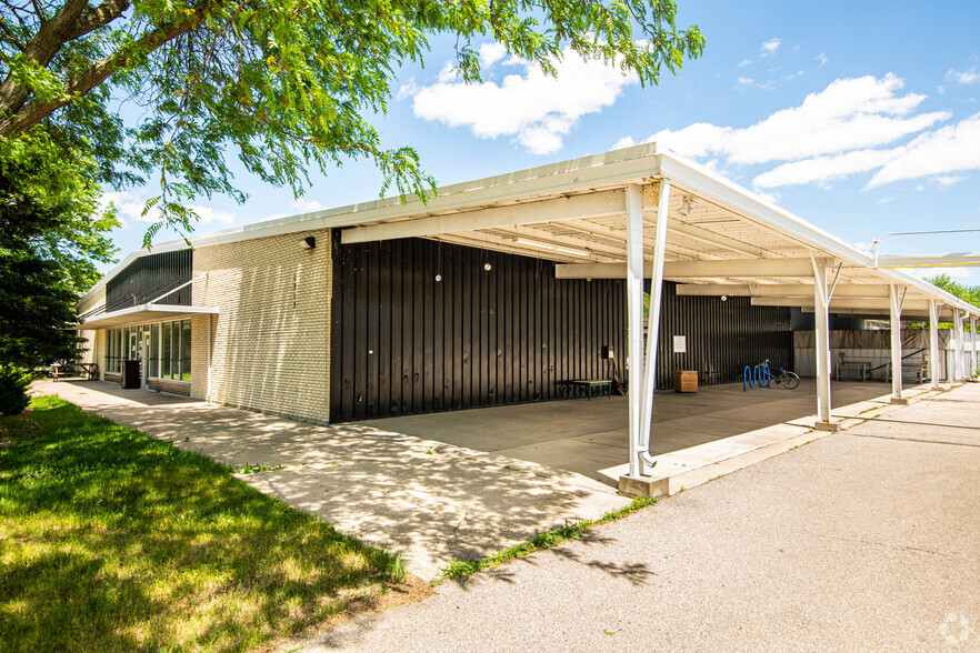 1717 N Stoughton Rd, Madison, WI for sale - Building Photo - Image 1 of 1