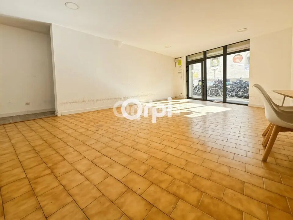 Location Commerce 45 m² - Photo 1
