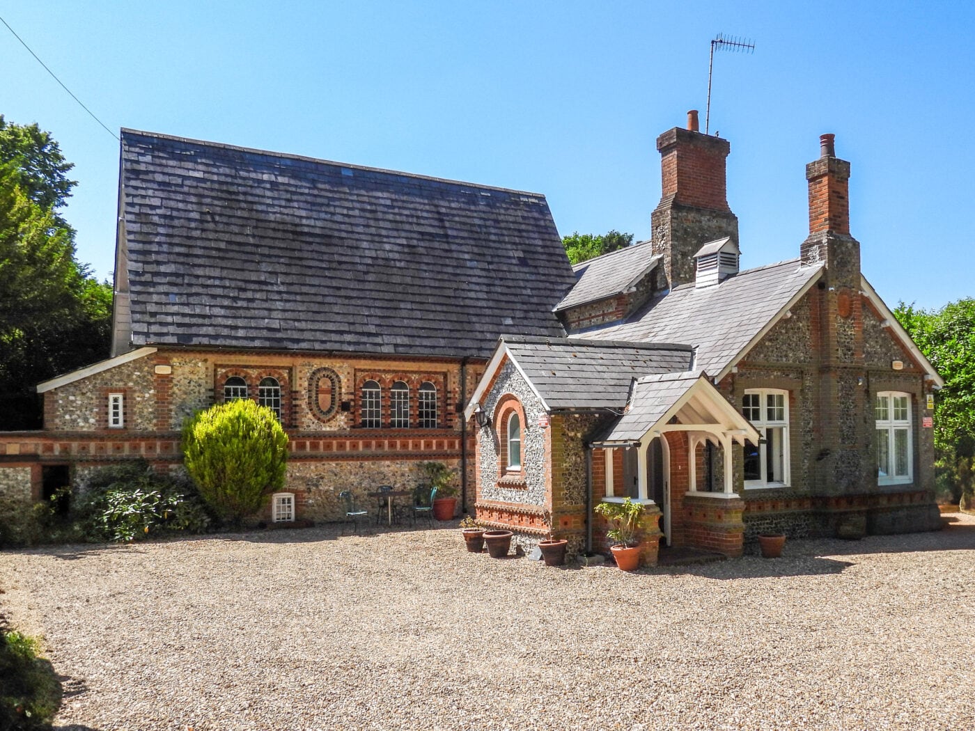 Ockham Rd S, East Horsley to rent Primary Photo- Image 1 of 2