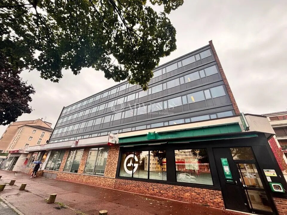 Office in Créteil to rent Building Photo- Image 1 of 8