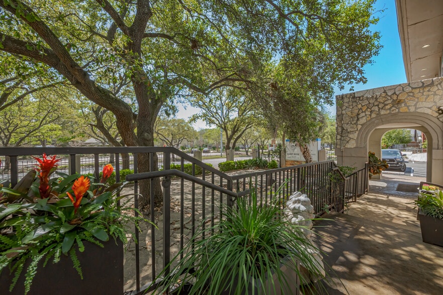 1512 W Alabama St, Houston, TX for sale - Building Photo - Image 2 of 30