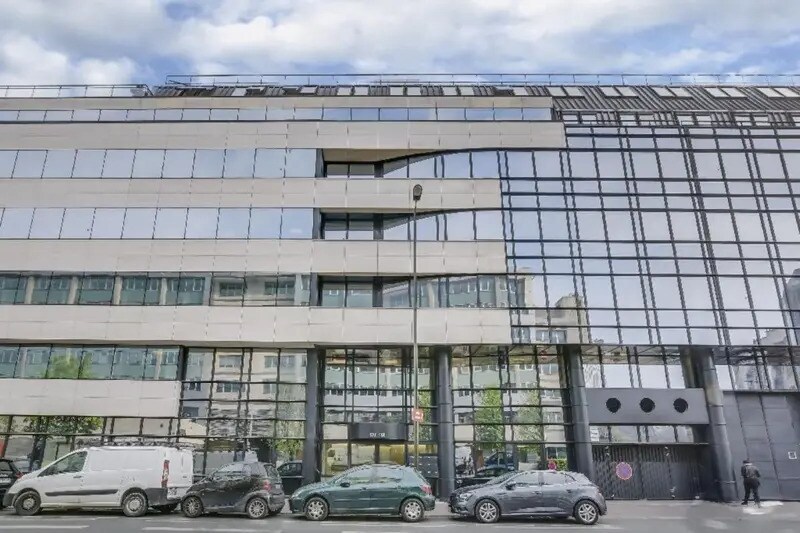 Office in Levallois-Perret to rent - Building Photo - Image 2 of 7
