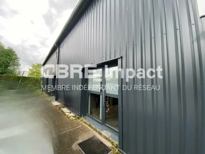 Light Industrial in Quetigny to rent - Building Photo - Image 3 of 9