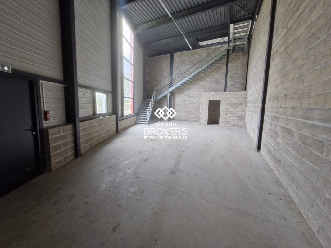 Industrial in Tremblay En France to rent Interior Photo- Image 1 of 4