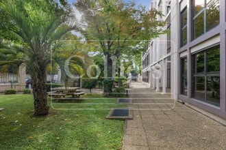 Office in Marseille to rent Building Photo- Image 1 of 12