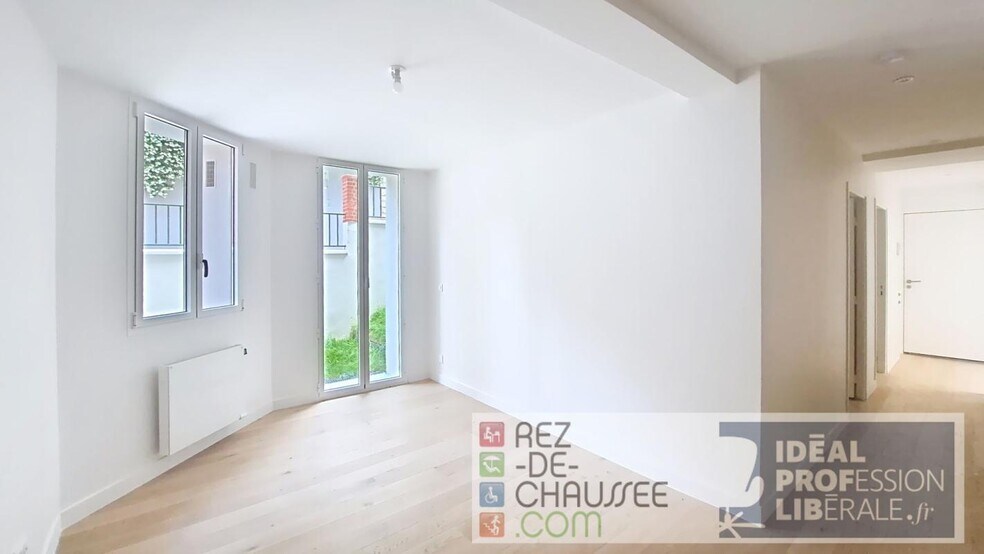 Office in Paris for sale - Interior Photo - Image 2 of 24