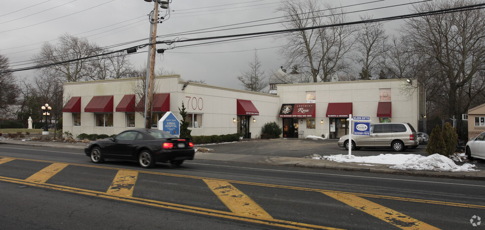 700 Main St, Islip, NY for sale - Primary Photo - Image 1 of 1