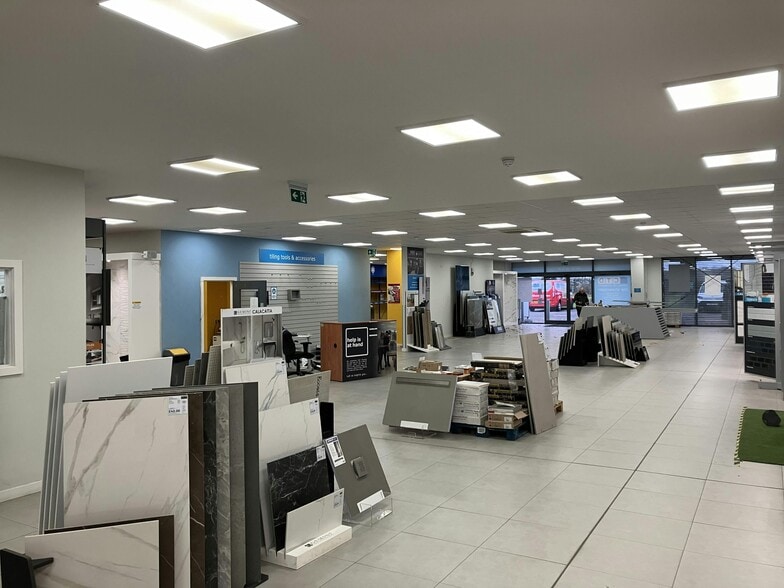 8 Acrewood Way, St Albans to rent - Building Photo - Image 2 of 6