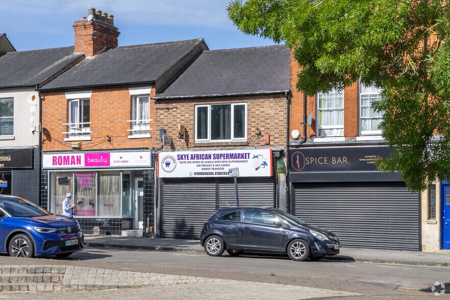 16 The Square, Milton Keynes for sale - Primary Photo - Image 1 of 1