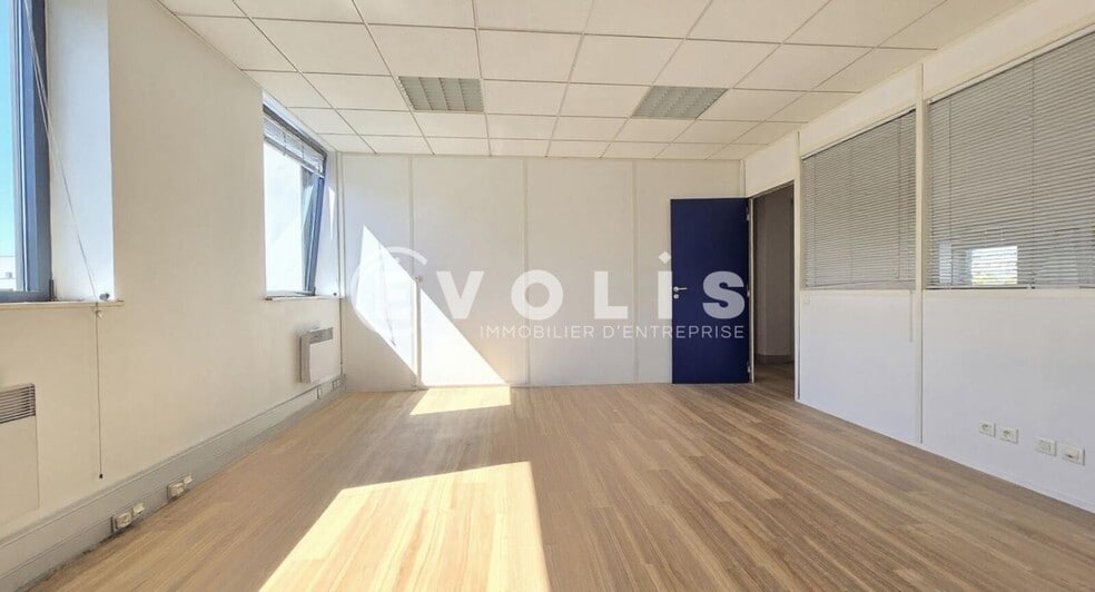 51 Rue Hoche, Ivry-sur-Seine to rent - Interior Photo - Image 1 of 32