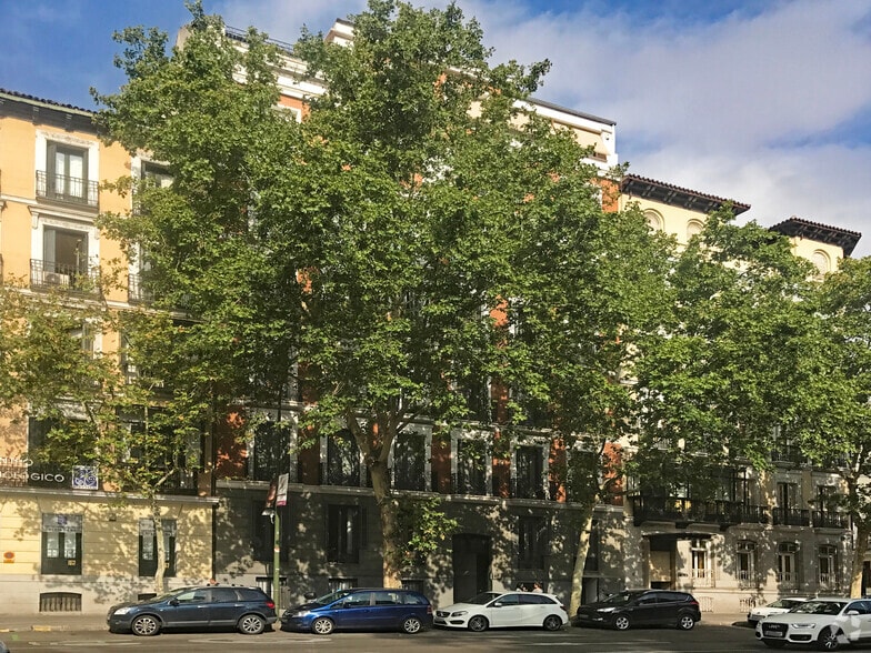 Calle de Alfonso XII, 8, Madrid, Madrid to rent - Building Photo - Image 2 of 2